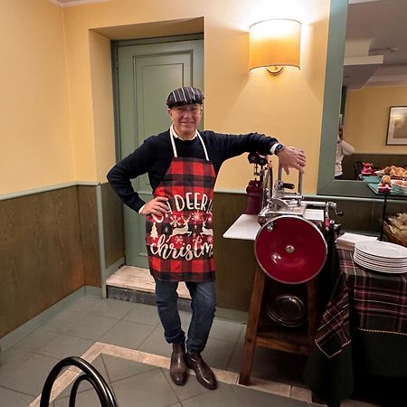Hotel La Goletta Бинаско Экстерьер фото